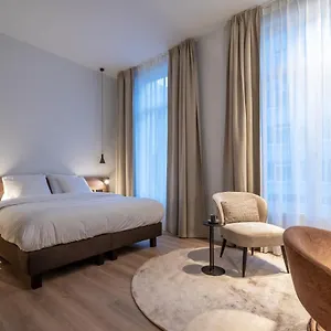 **** Hotel One Two Four - & België