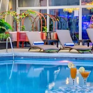 Howard Johnson Plaza By Wyndham Deira Otel