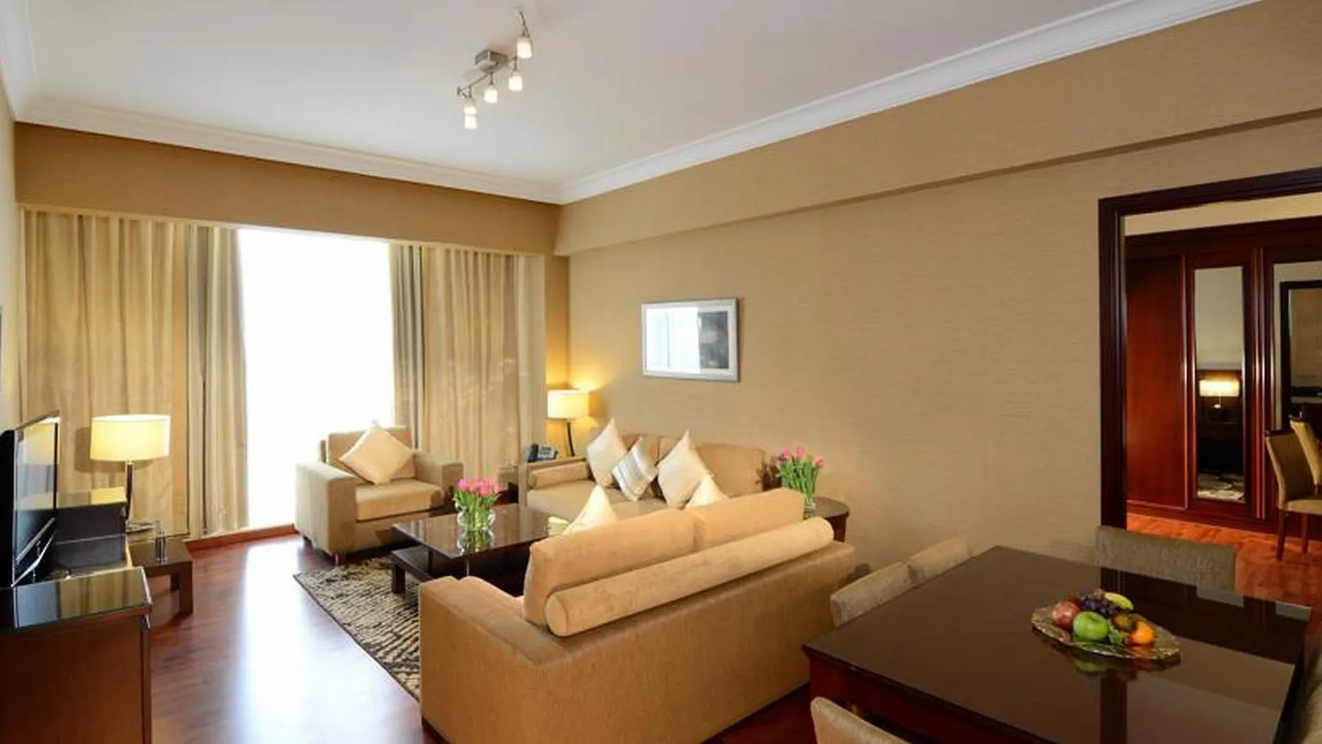 Hotel Grand Millennium Dubai 5*,
