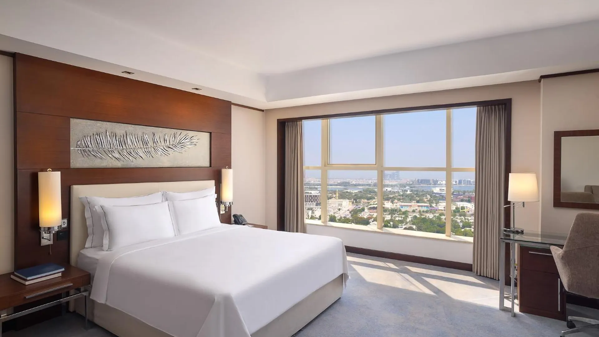 Hotel Grand Millennium Dubai 5*,