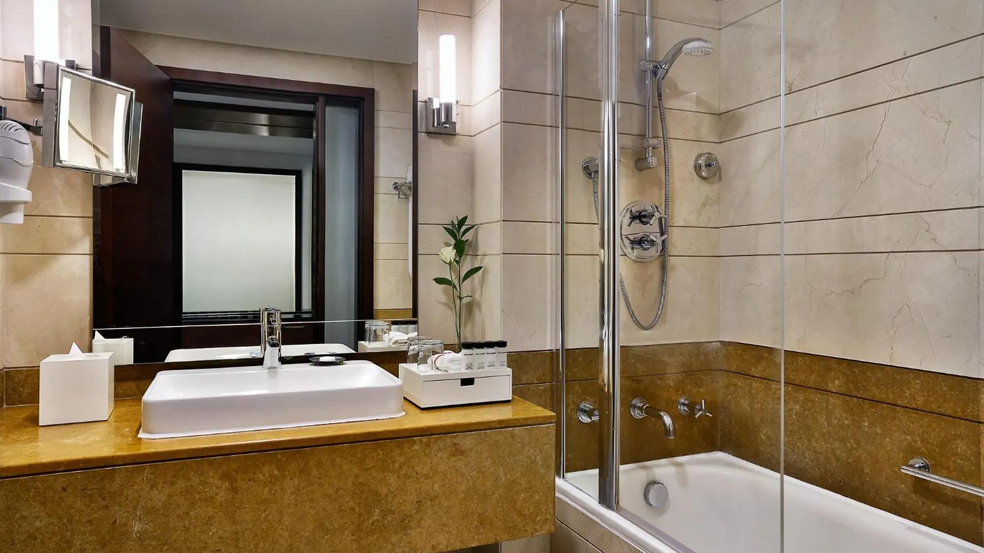 Hotel Grand Millennium Dubai 5*,